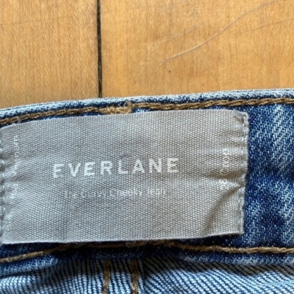 Everlane Curvy Cheeky Cropped Jeans - Picture 3 of 10